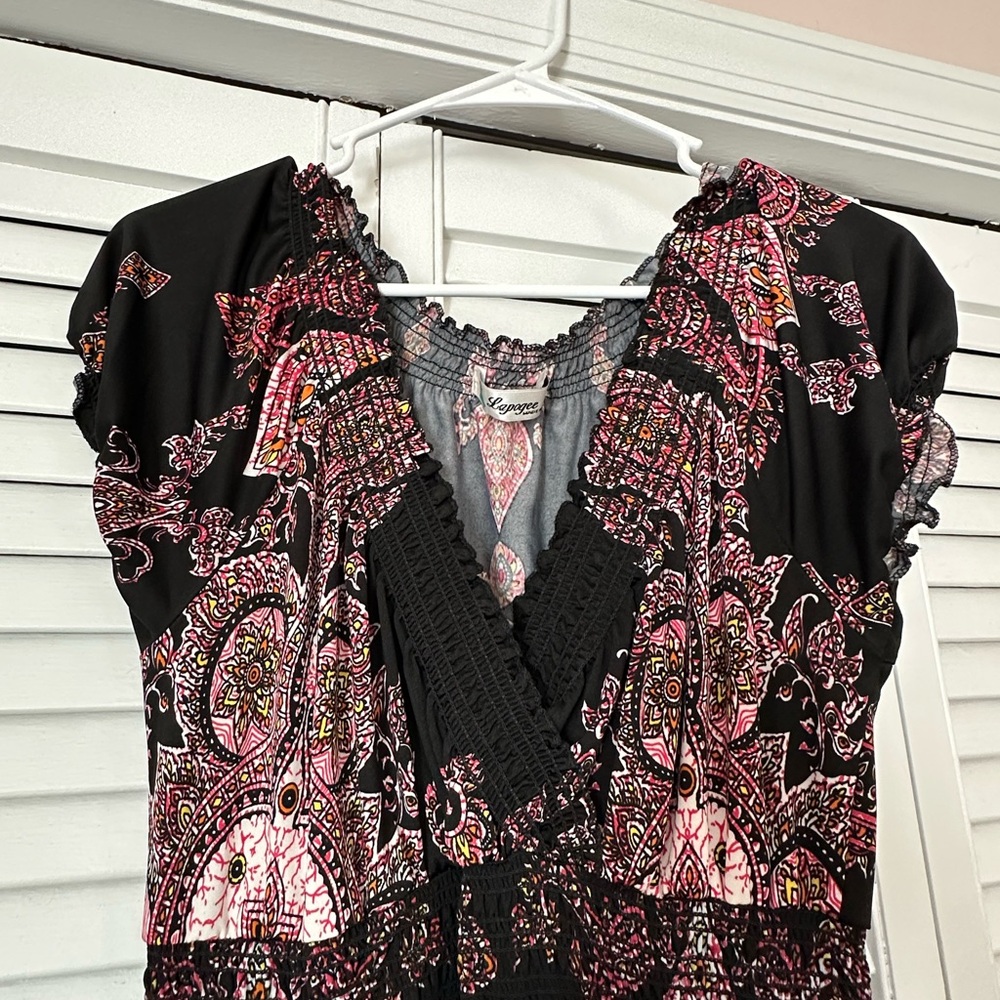 Black and Pink Sleeveless V-Neck Maxi Dress - Picture 3 of 3